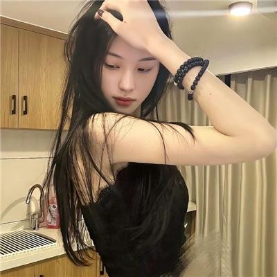 粉红转角上的男人